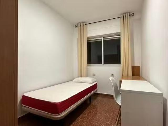 Habitación en Calle Alejandro Dumas, Cartuja