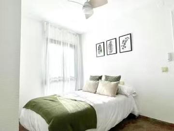 Habitación en Calle Alfredo Catalani, Alaska