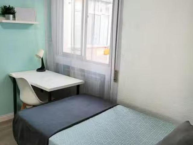 Habitación en Calle Andalucía