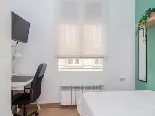 Habitación en Calle Arzobispo Doménech, Centro