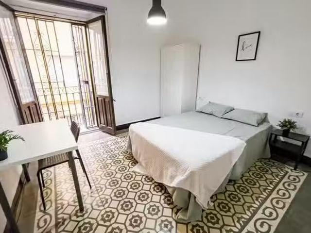 Habitación en Calle Bustos Tavera, Encarnación Regina