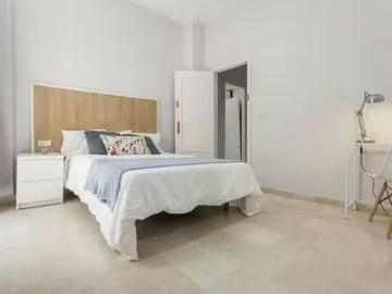 Habitación en Calle Calatrava, La Seu