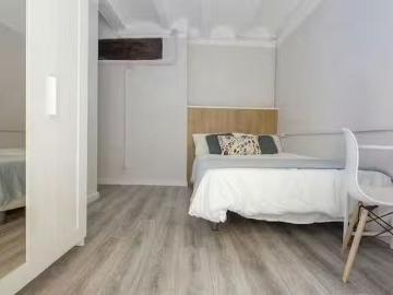 Habitación en Calle Calatrava, La Seu