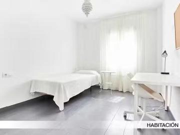 Habitación en Calle Castillo de Alcalá de Guadaira, Tabladilla.