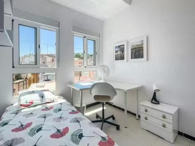 Habitación en Calle Capitán Amador, Campoamor