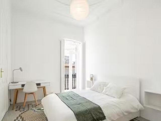 Habitación en Calle Conde de Altea, Gran Vía