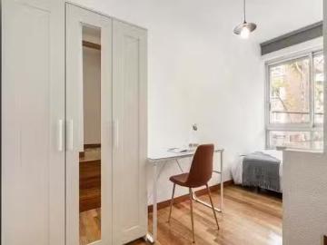 Habitación en Calle de Mesena