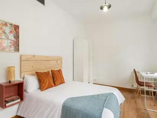 Habitación en Calle de Mesena, Ciudad Lineal