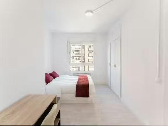 Habitación en Calle de Orense, Cuatro Caminos