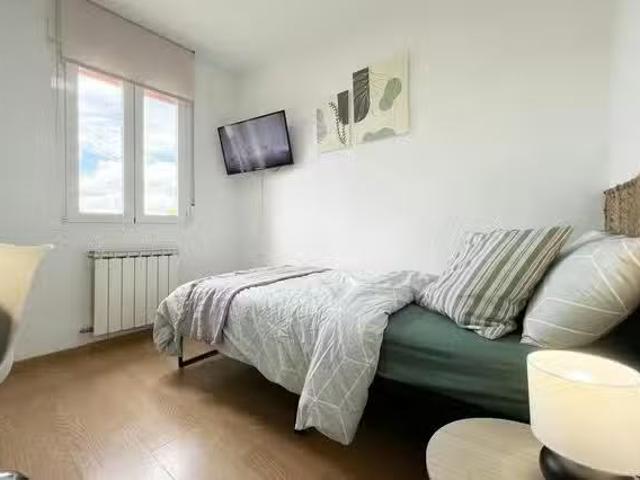Habitación en Calle de Ayllón, Campamento