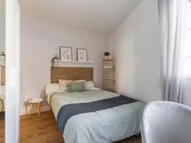 Habitación en Calle de Alejandro Sánchez