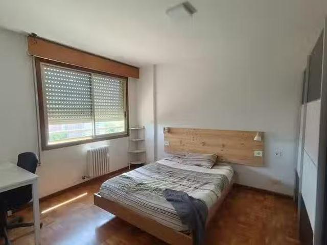 Habitación en Calle de Alfonso El Batallador, Iturrama