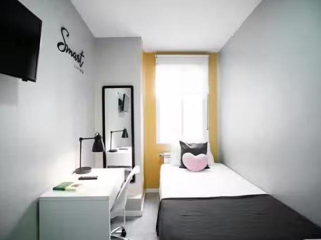 Habitación en Calle de Andrés Borrego, Universidad