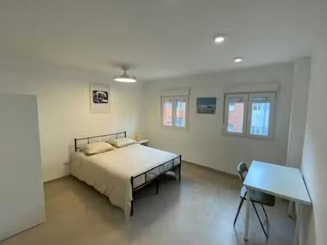 Habitación en Calle de Benimamet, Villaverde