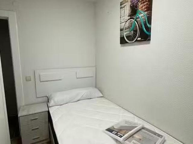 Habitación en Calle de Bocángel, Fuente del Berro