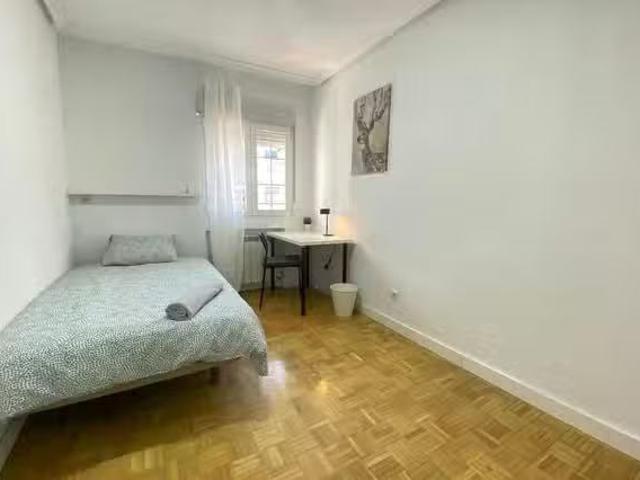 Habitación en Calle de Cardeñosa, Entrevías