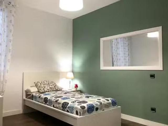 Habitación en Calle de Francisco Silvela, Salamanca