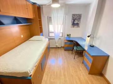 Habitación en Calle de Graena, Orcasur