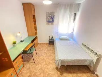 Habitación en Calle de Graena, Orcasur
