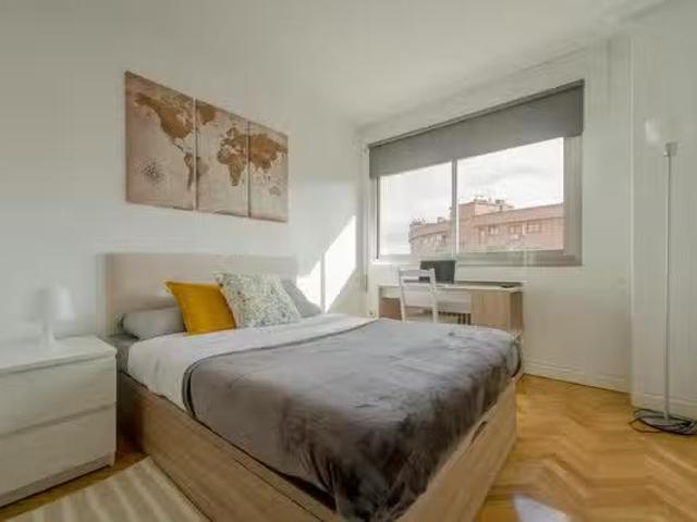 Habitación en Calle de Juan Esplandiú, Estrella