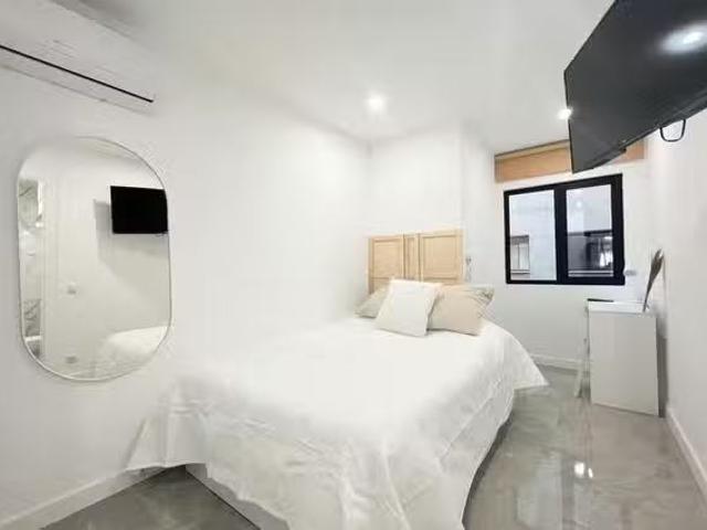Habitación en Calle de Jacometrezo, Centro