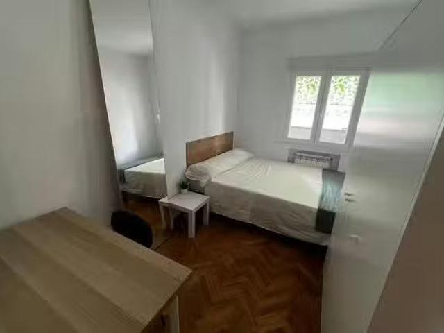 Habitación en Calle de la Bahía de Algeciras, Hortaleza