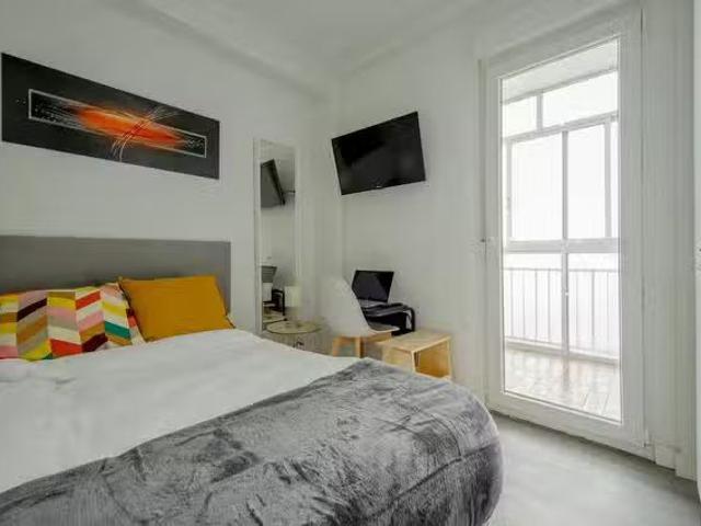 Habitación en Calle de la Estrella Polar, Estrella