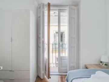 Calle de la Sal, Madrid, Plaza de España