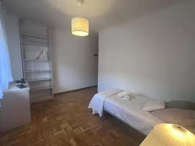 Habitación en Calle de la Sierra Bermeja