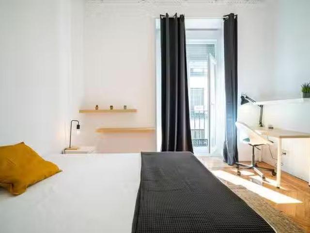 Habitación en Calle de los Caños del Peral, Palacio