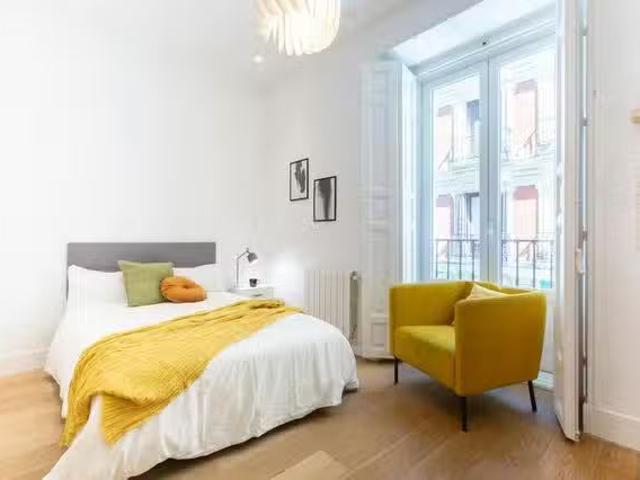 Habitación en Calle de los Caños del Peral, Palacio