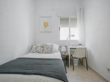 Habitación en Calle de los Sagrados Corazones, Latina