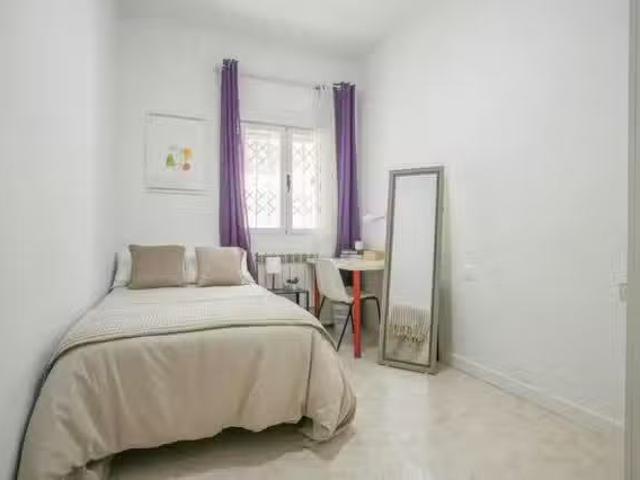 Habitación en Calle de los Sagrados Corazones, Latina