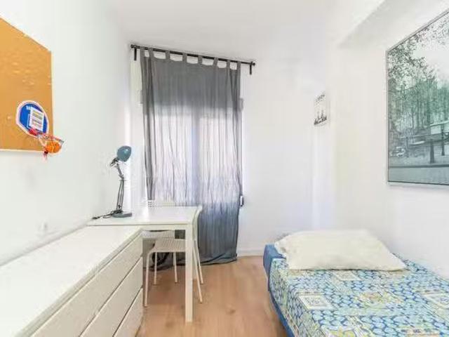 Habitación en Calle de Pere de Valencia, l'Illa Perduda