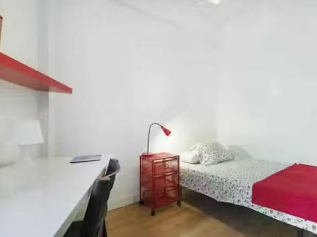 Habitación en Calle de Peña de Francia, Embajadores