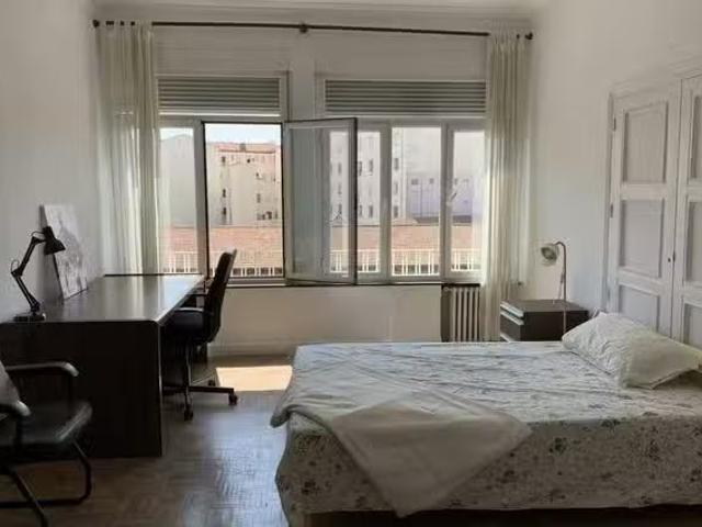 Habitación en Calle de Raimundo Fernández Villaverde, Cuatro C.