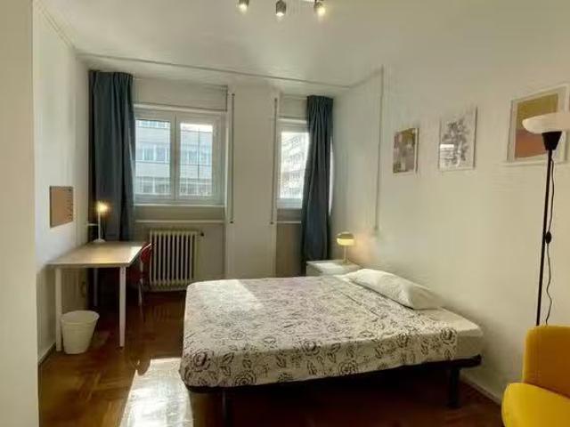 Habitación en Calle de Raimundo Fernández Villaverde, Tetuán