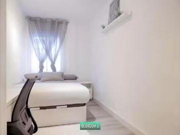 Habitación en Calle de Ramón Luján