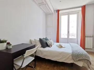 Habitación en Calle de Redondilla, Palacio