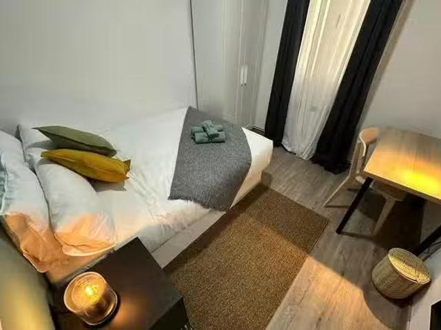 Habitación en Calle de Rodas, Embajadores
