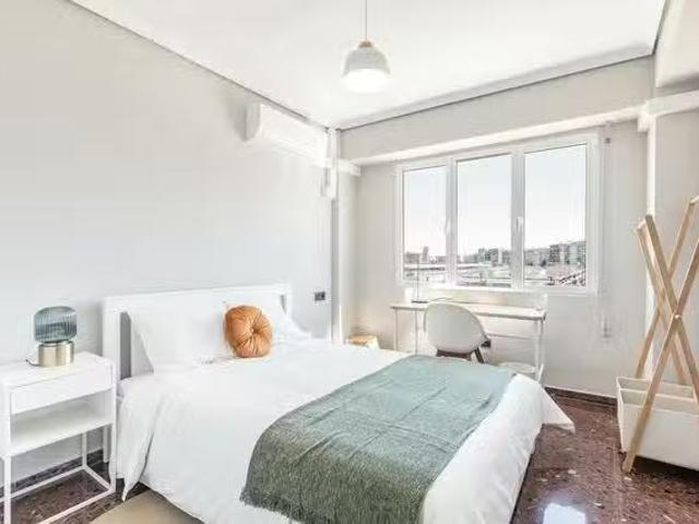 Habitación en Calle de San Vicente Mártir, Arrancapins