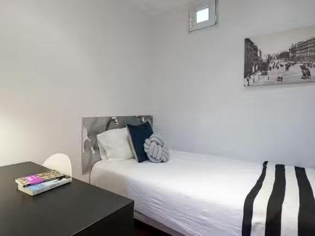 Habitación en Calle de San Bernardo, Palacio