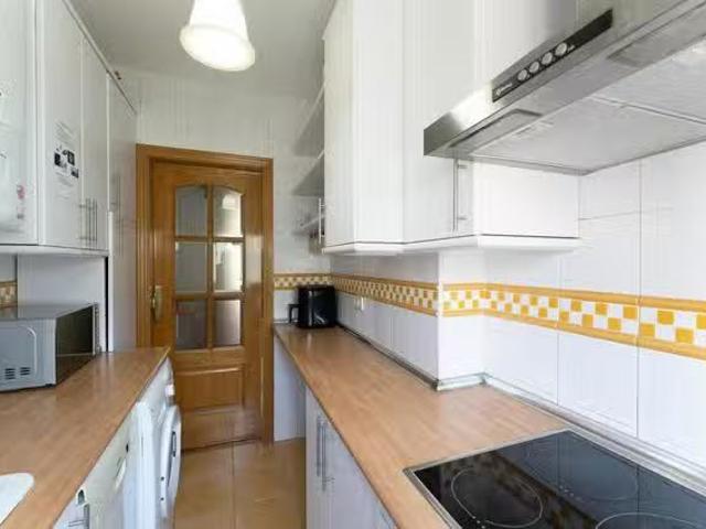 Habitación en Calle de San Fernando de Jarama, Chamartín
