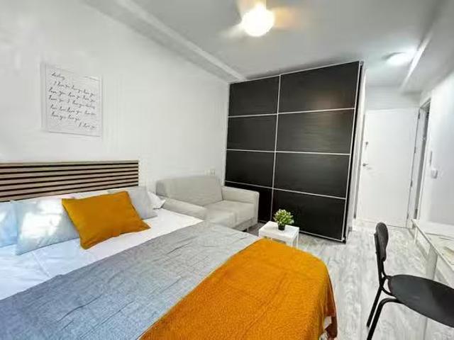 Habitación en Calle de San Serapio, Almendrales