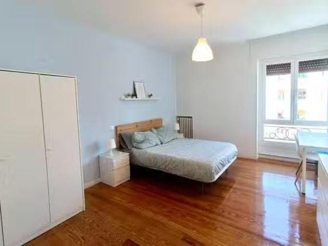 Habitación en Calle de Sancho El Mayor, Ensanche II