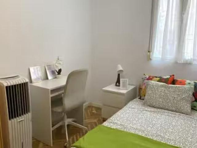 Habitación en Calle de Santa Engracia, Almagro