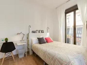Habitación en Calle de Santa Isabel, Embajadores