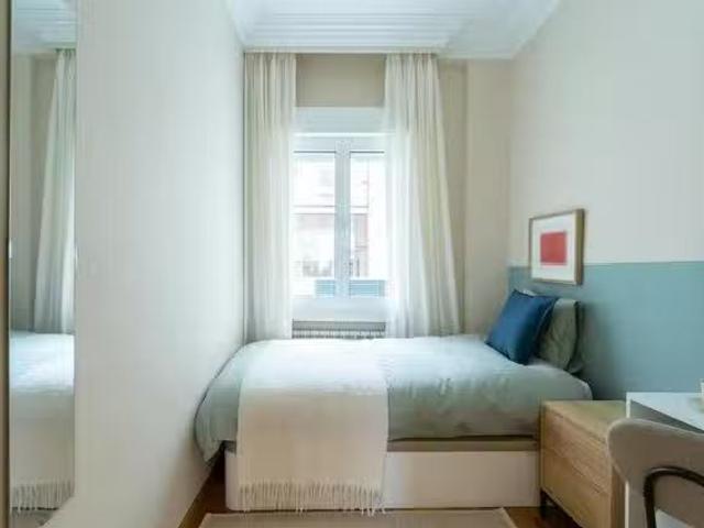 Habitación en Calle de Santiago Bernabéu, Chamartín
