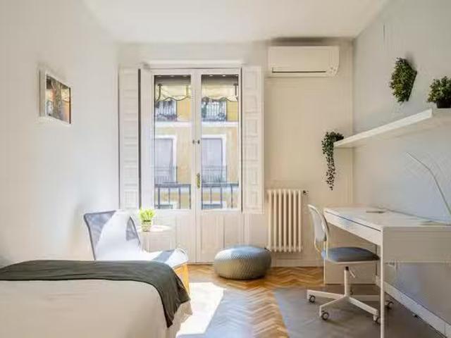 Habitación en Calle de Segovia, Palacio
