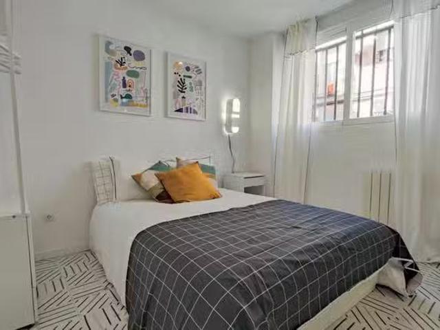 Habitación en Calle de Sierra de Cameros, San Diego